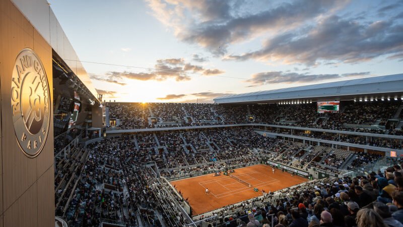 Emirates serves another year of "fly better" experiences at Roland-Garros 2025