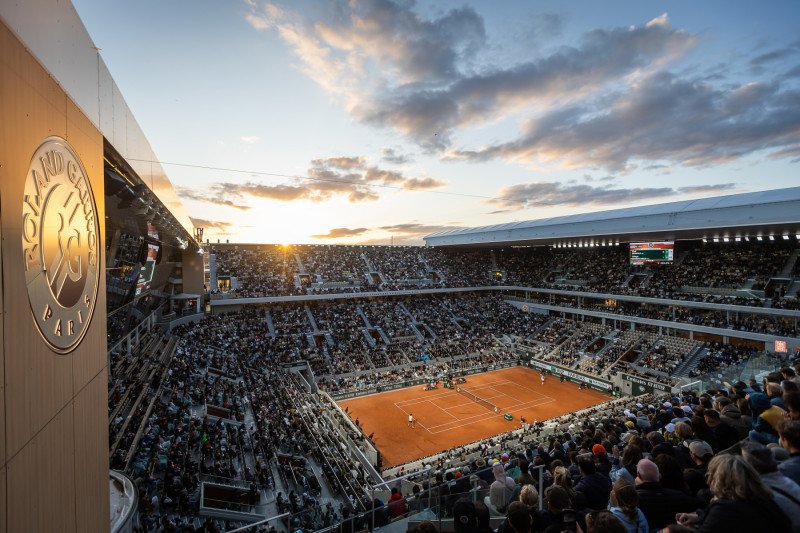 Emirates serves another year of "fly better" experiences at Roland-Garros 2025